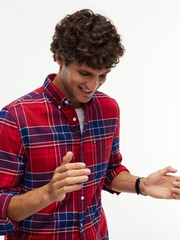 TOMMY HILFIGER Regular fit Button Up Shirt 'Hero' in Red