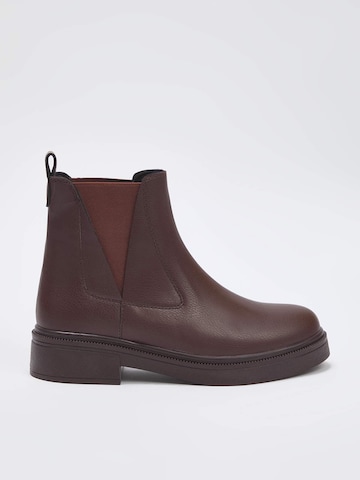 Trendyol Chelsea boots in Bruin