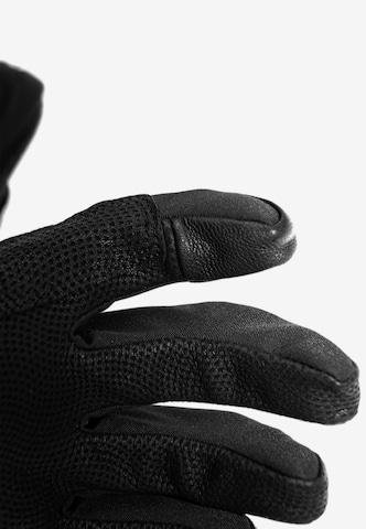 REUSCH Athletic Gloves in Black