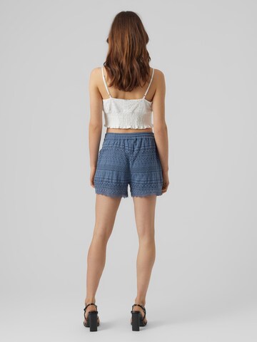 VERO MODA Regular Shorts 'Honey' in Blau