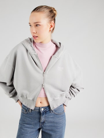 OH APRIL Sweatjacka 'Rosina' i grå: framsida