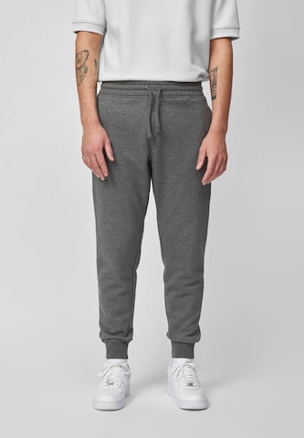 SNOCKS Tapered Pants in Grey: front