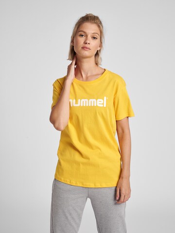 T-shirt Hummel en jaune : devant