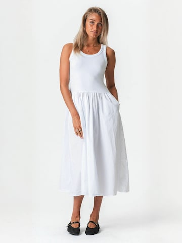 TEESHOPPEN - Vestido ' Henne ' em branco