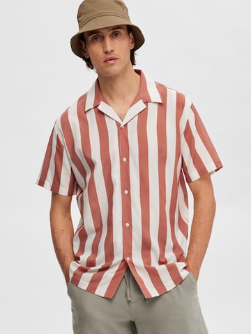 SELECTED HOMME Comfort Fit Skjorte 'REGAIR' i rød: forside