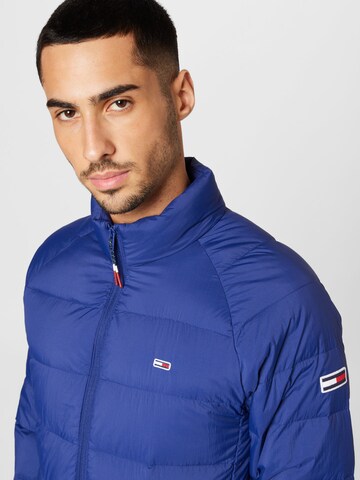 Tommy Jeans Tussenjas in Blauw