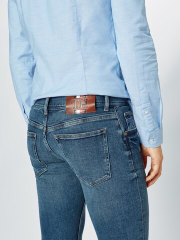 TOMMY HILFIGER Slimfit Džíny – modrá