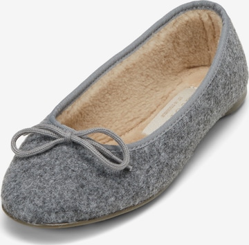 Marc O'Polo Slippers in Grey: front