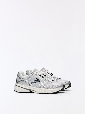 Bershka Trampki niskie w kolorze szary