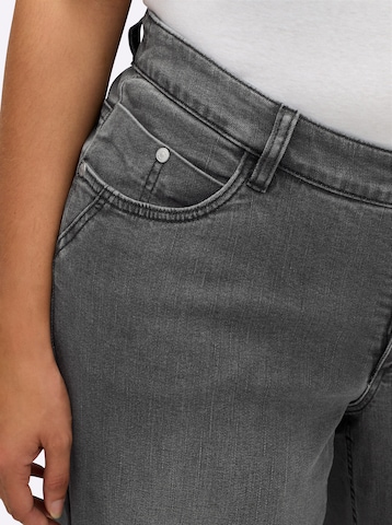 SHEEGO Свободный крой Джинсы в Серый