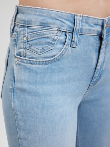 Skinny Jeans di Mavi in blu