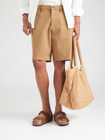 bēšs GAP Vaļīgs piegriezums Čino bikses 'ESSENTIAL': no priekšpuses