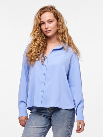 Camicia da donna 'FRANAN' di PIECES in blu: frontale