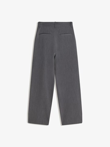 Bershka Vrečasti Hlače | siva barva