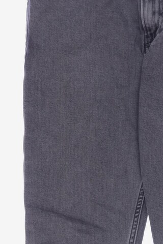 Calvin Klein Jeans Jeans in 31 in Grey
