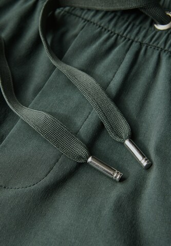 STREET ONE Regular Cargohose in Grün