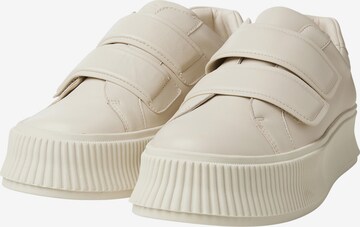 NEWD.Tamaris Sneakers in Beige