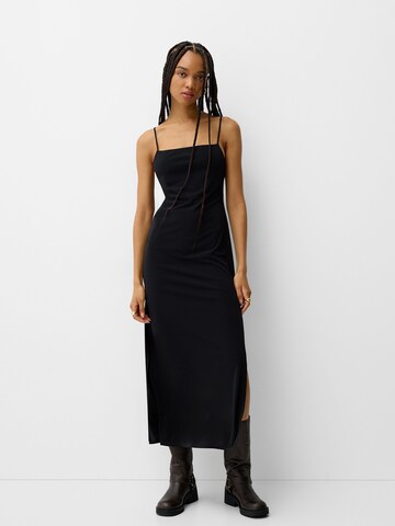 Bershka Šaty – černá: přední strana