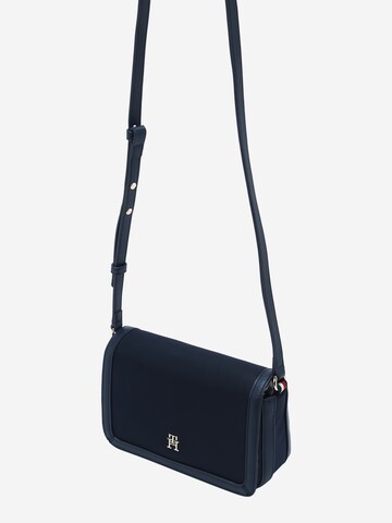 Borsa a tracolla 'Essential' di TOMMY HILFIGER in blu