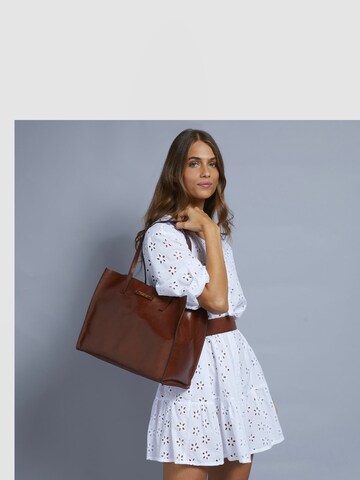The Bridge Shopper in Black: front
