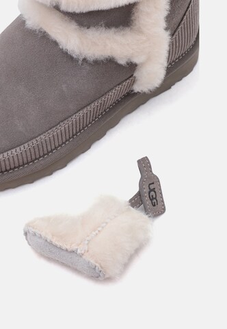 UGG Bootsit 'Classic Mini Heritage' värissä vihreä