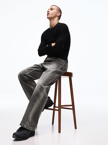 Bershka Flared Jeans in Grey