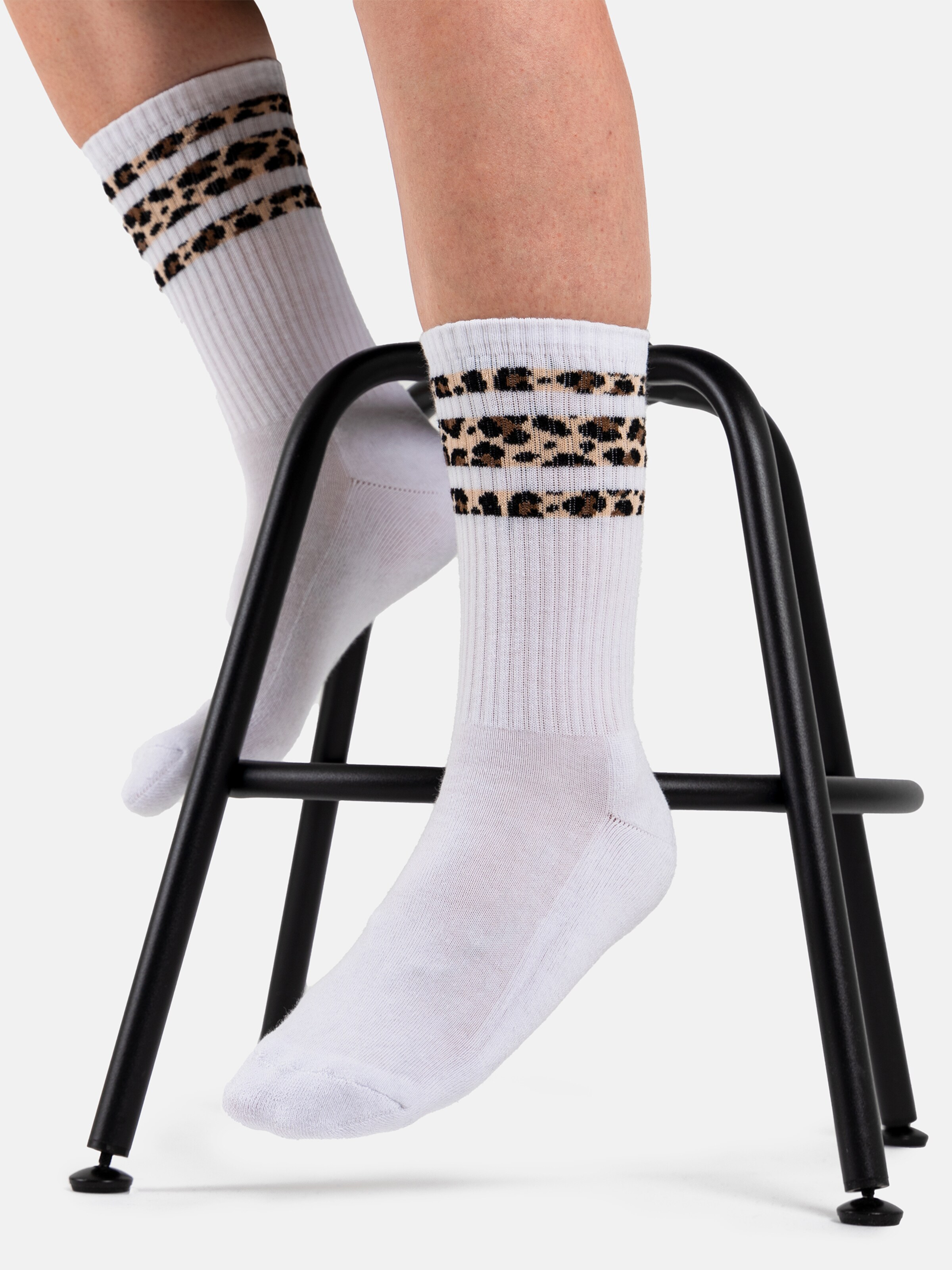 Calzino sportivo 'Leopard' di Occulto in nero: frontale