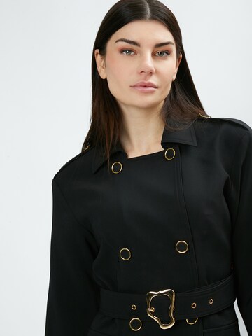 Cappotto di mezza stagione 'Flounce' di Influencer in nero