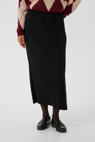 CULTURE - Falda en negro: frente