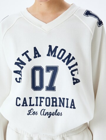 Koton Sweatshirt in White