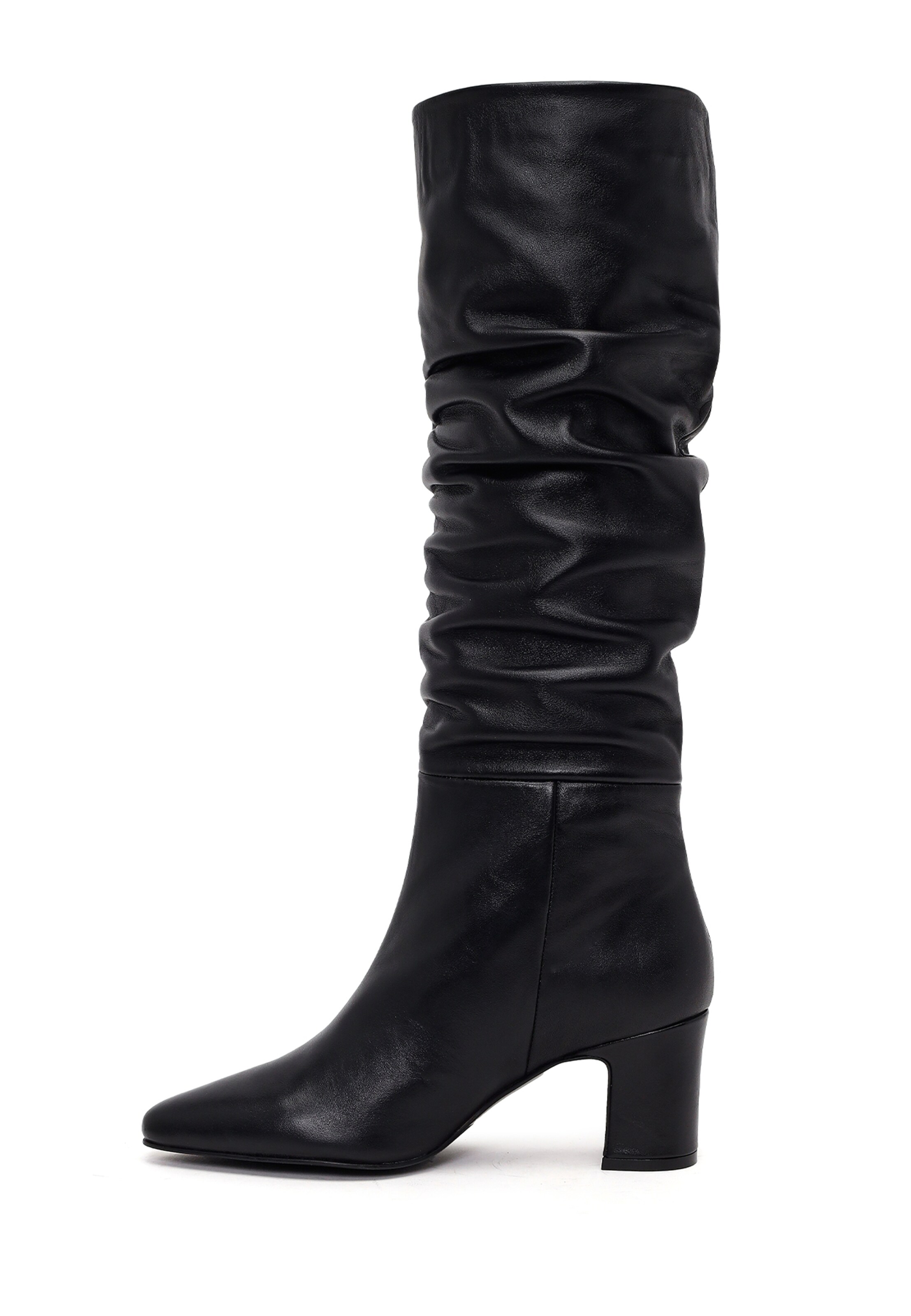 Botine de la Derimod pe negru