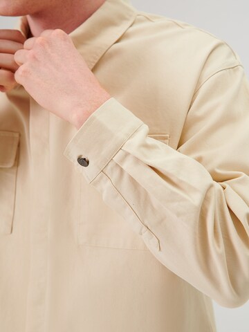 ABOUT YOU x Swalina&Linus Between-season jacket 'Brian' in Beige