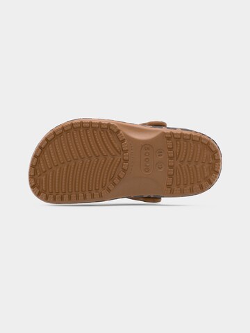 Calzatura aperta 'Classic' di Crocs in marrone