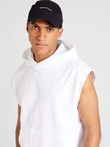 Felpa di Calvin Klein Jeans in bianco