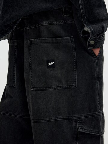 Largi Pantaloni eleganți de la Pull&Bear pe negru