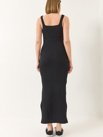 Bianco Lucci Šaty - Čierna