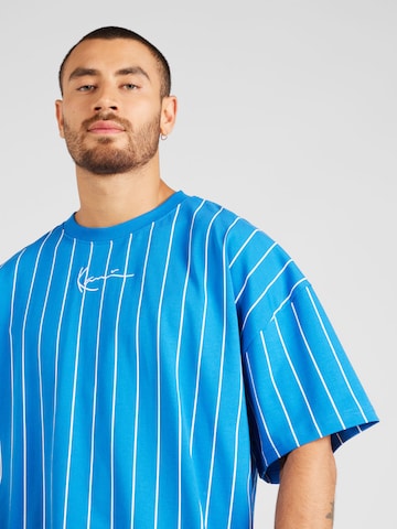 Karl Kani T-shirt 'Pinstripe' i blå