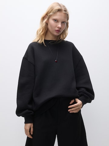 Pull&Bear Sweatshirt in Zwart: voorkant