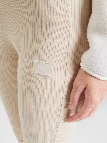 ALPHA INDUSTRIES Slimfit Παντελόνι σε λευκό