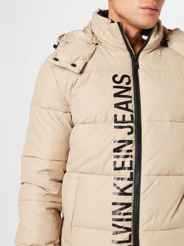 Calvin Klein Jeans - Chaqueta de invierno en beige