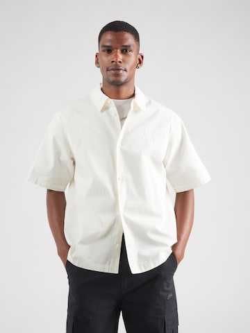 Nike Sportswear Regular fit Ing 'CLUB' - fehér: elől
