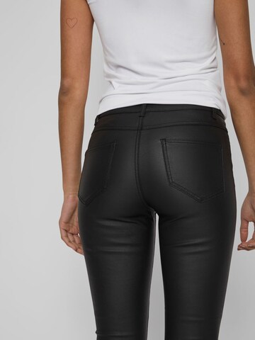 VILA Skinny Farmer 'VICommit' - fekete