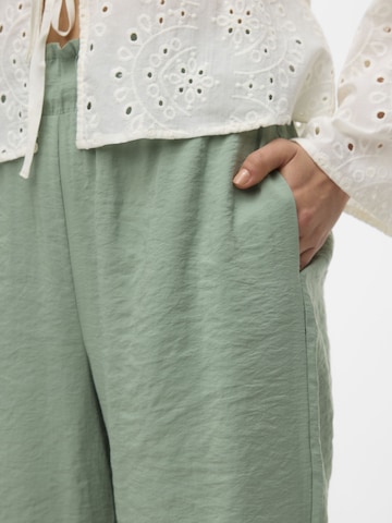 VERO MODA Loosefit Hose 'QUEENY' in Grün
