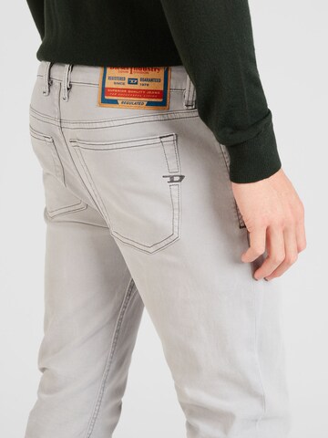 DIESEL Slimfit Jeans '1979 SLEENKER' in Grau