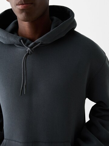 Felpa di Bershka in grigio
