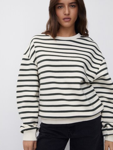 Pull&Bear Sweatshirt i grön