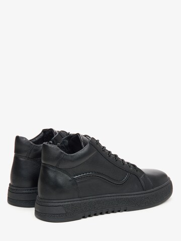 Sneaker bassa '09-4626' di Estro in nero