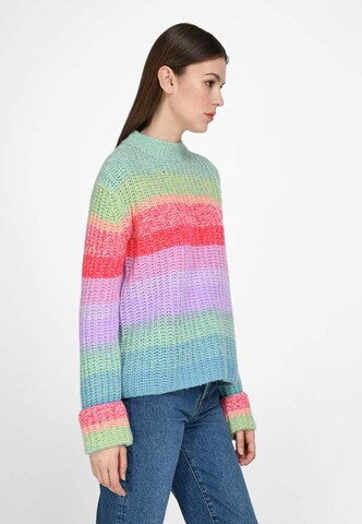 Pull-over include en mélange de couleurs