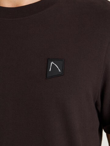 T-Shirt 'Brody' CHASIN' en marron