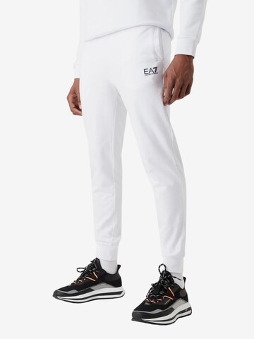 Effilé Pantalon 'Ea7' EA7 Emporio Armani en blanc : devant